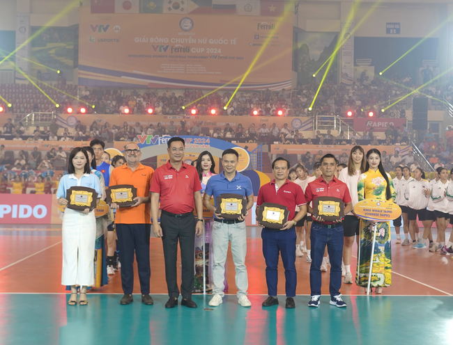 Giải bóng chuyền nữ quốc tế VTV Ferroli Cup 2024 bước vào ngày thi đấu đầu tiên - Ảnh 3.