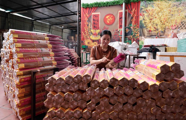 Làng nghề làm hương trăm tuối ở ngoại thành Hà Nội - Ảnh 6.