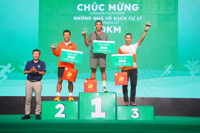 Nhà vô địch SEA Games toả sáng trên đường chạy - Ảnh 1.