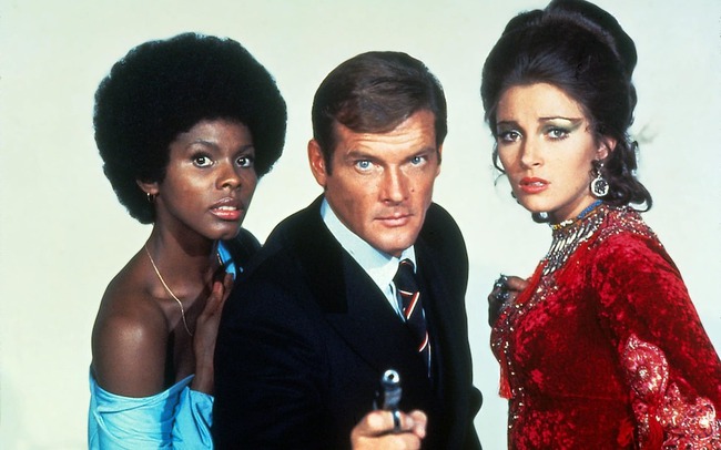 roger-moore-1724714092206358696832.jpg