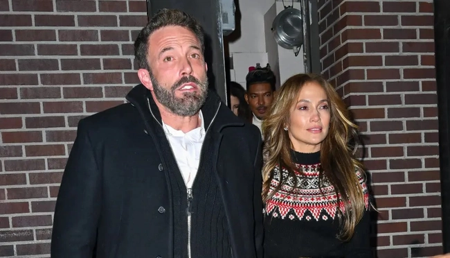 Jennifer Lopez thấy &quot;nhẹ nhõm&quot; sau khi đệ đơn ly hôn Ben Affleck - Ảnh 2.