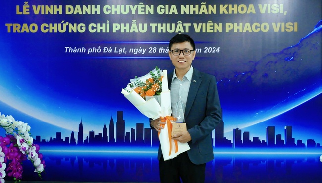 Vinh danh chuyên gia nhãn khoa vì những thành tích phẫu thuật vượt trội - Ảnh 1.