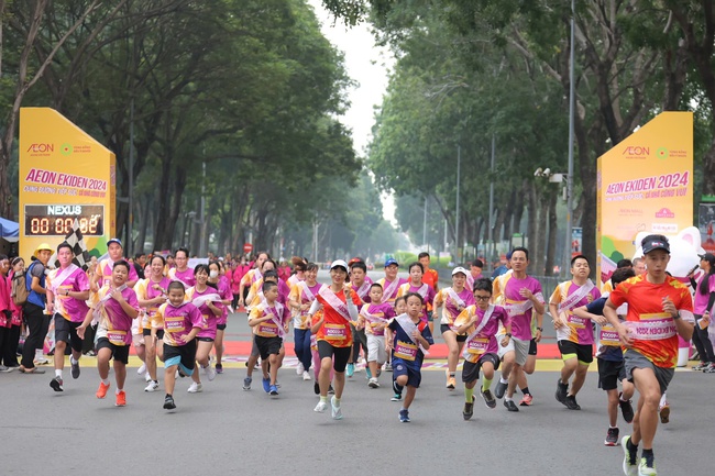 Gần 4.000 người tham gia sự kiện AEON Ekiden 2024 - Ảnh 1.