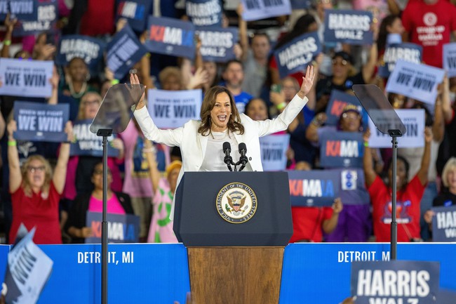 Bầu cử Mỹ 2024: Phó Tổng thống Kamala Harris đang có lợi thế trước ông Donald Trump - Ảnh 1.