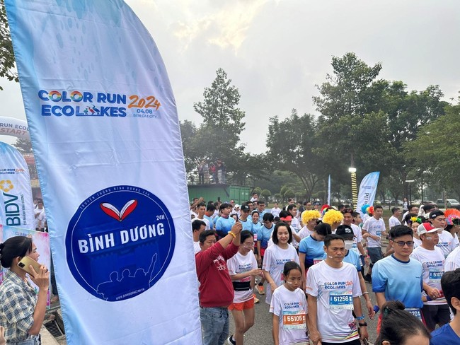 Bình Dương 24H đồng hành giải Đường chạy sắc màu – Color Run EcoLakes 2024 - Ảnh 2.