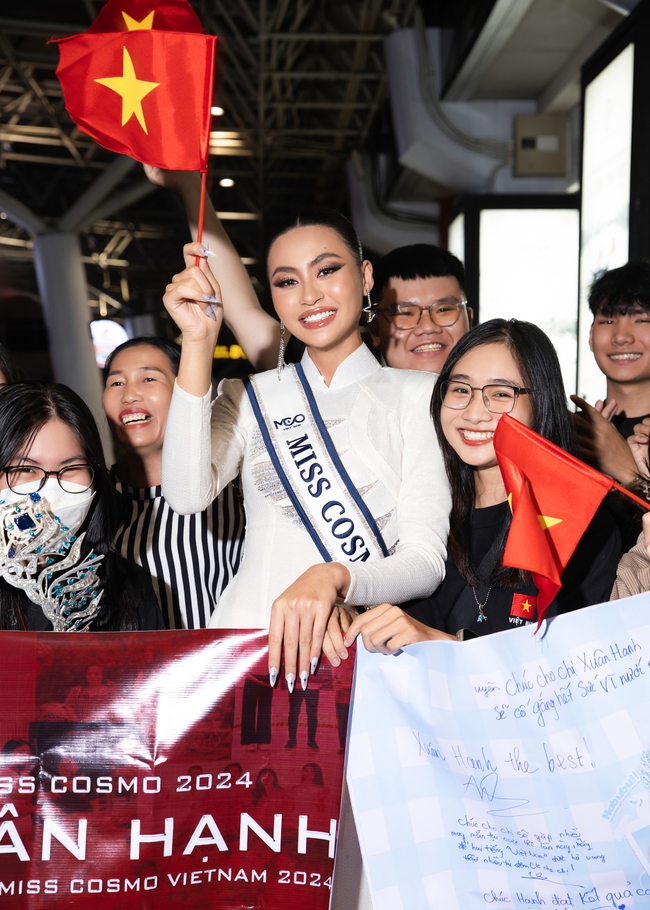 Hoa hậu Bùi Xuân Hạnh diện áo dài trắng, nhập cuộc Miss Cosmo 2024 - Ảnh 5.