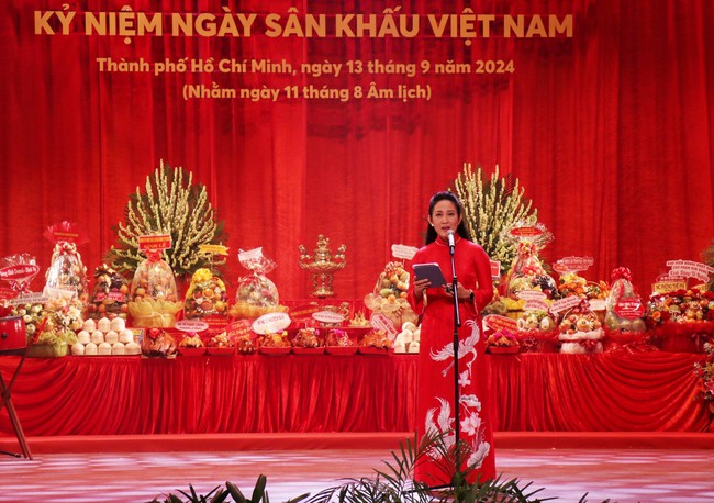 Ngày Sân khấu Việt Nam năm 2024: Tôn vinh loại hình nghệ thuật dân tộc - Ảnh 1.