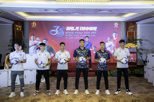 Động Lực ra mắt mẫu bóng đặc biệt của V-League 2024/25 với tên gọi 'siêu ý nghĩa' - Ảnh 4.