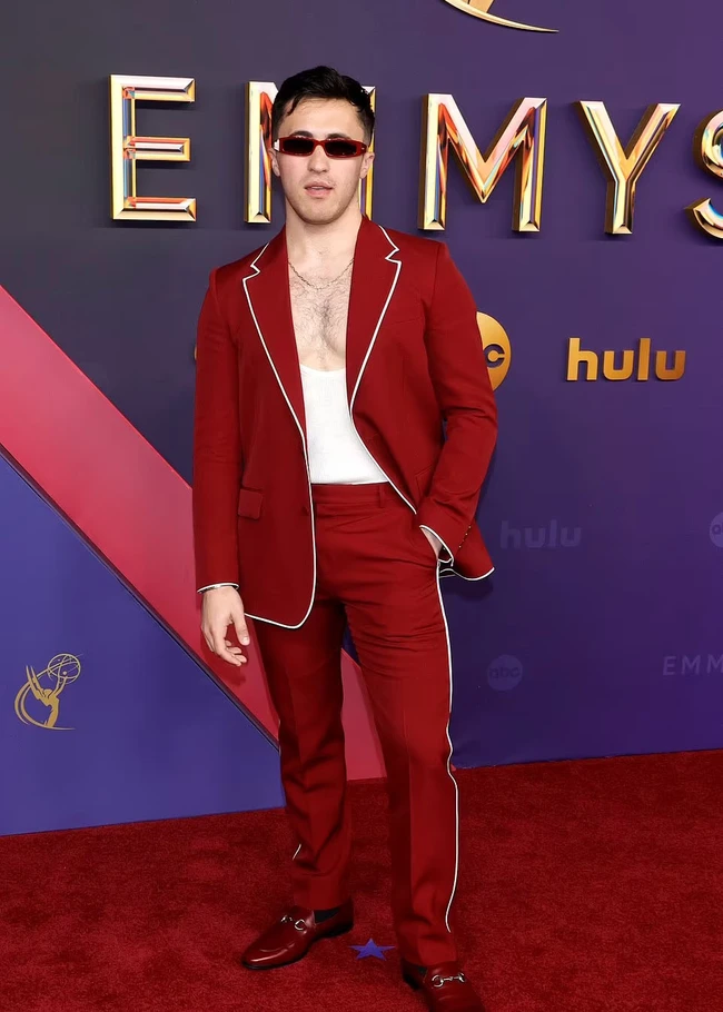 emmy-suit10-1726471575495705783465.jpg