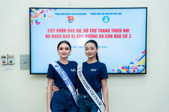 Thí sinh Miss Cosmo 2024 tận tay gửi quà, tặng hơn 600 triệu đến bà con sau bão Yagi - Ảnh 1.