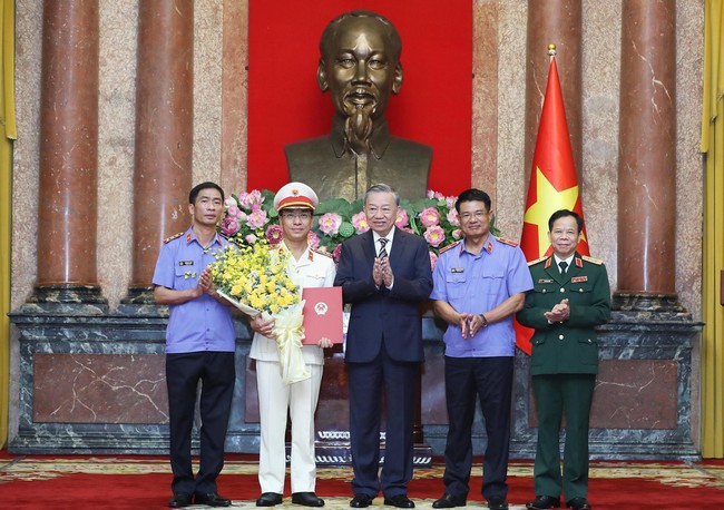 Tổng Bí thư, Chủ tịch nước trao quyết định bổ nhiệm Phó Viện trưởng Viện Kiểm sát nhân dân tối cao - Ảnh 2.