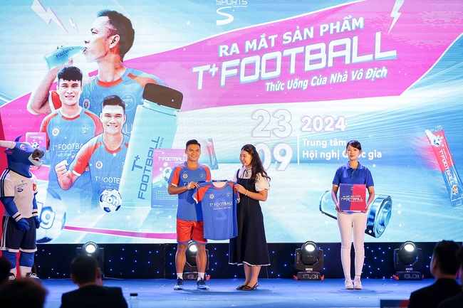 Ra mắt sản phẩm Thức uống thể thao T+Football - Ảnh 2.