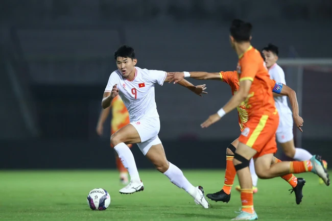 TRỰC TIẾP bóng đá Việt Nam vs Bhutan (5-0): Công Phương lập siêu phẩm - Ảnh 3.