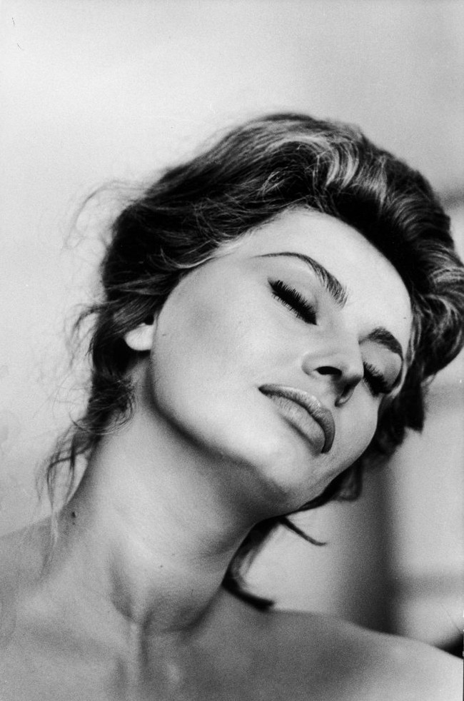 Sophia Loren - &quot;sống trọn vẹn từng khoảnh khắc&quot; ở tuổi 90 - Ảnh 9.