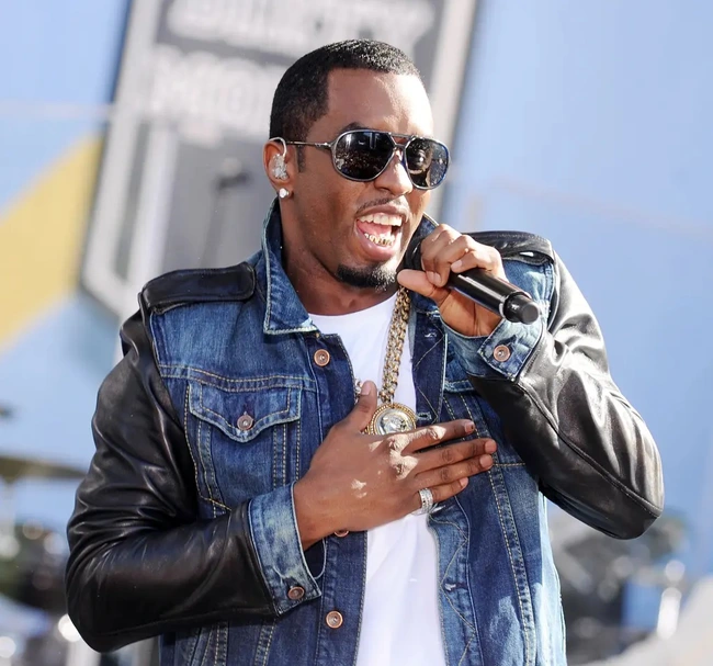 &quot;Rùng mình&quot; khi xem bộ phim tài liệu &quot;Downfall of Diddy: The Indictment&quot; - Ảnh 4.