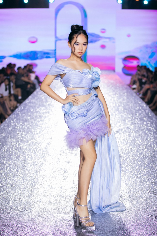 Phan Thuần Anh - Nàng thơ của SinB tỏa sáng rực rỡ tại Destination Runway Fashion Week - Ảnh 3.