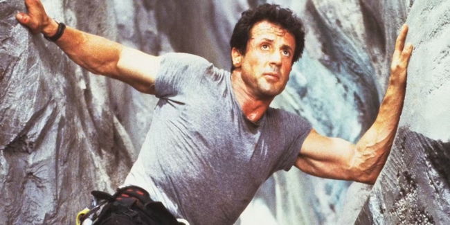 Sylvester Stallone đóng phần 2 &quot;Cliffhanger&quot; sau hơn 30 năm - Ảnh 1.