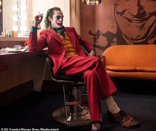 (Bài đăng thứ 7) Joaquin Phoenix &quot;gần như phát điên&quot; sau khi ăn kiêng để giảm 22kg cho vai Joker - Ảnh 4.