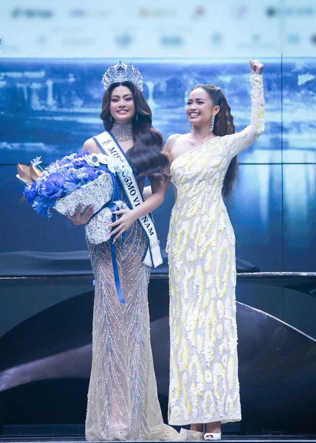 Bùi Xuân Hạnh chính thức nhận sash đại diện Việt Nam ở Miss Cosmo 2024 - Ảnh 2.