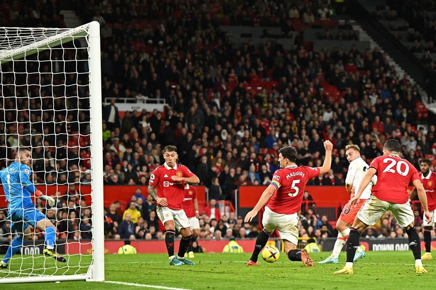ĐIỂM NHẤN MU 1-0 West Ham: Maguire trở lại ấn tượng, hàng công vẫn đáng lo - Ảnh 2. ĐIỂM NHẤN MU 1-0 West Ham: Maguire trở lại ấn tượng, hàng công vẫn đáng lo - Ảnh 2.