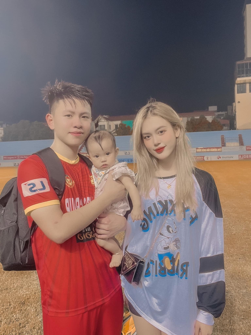 Sau chức vô địch hạng Nhất, trung vệ CLB CAND lấy vợ - Ảnh 1.