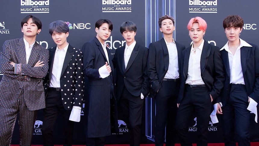 HYBE công bố lịch comeback nửa đầu năm 2023: BTS, TXT, LE SSERAFIM - Ảnh 2. HYBE công bố lịch comeback nửa đầu năm 2023: BTS, TXT, LE SSERAFIM - Ảnh 2.