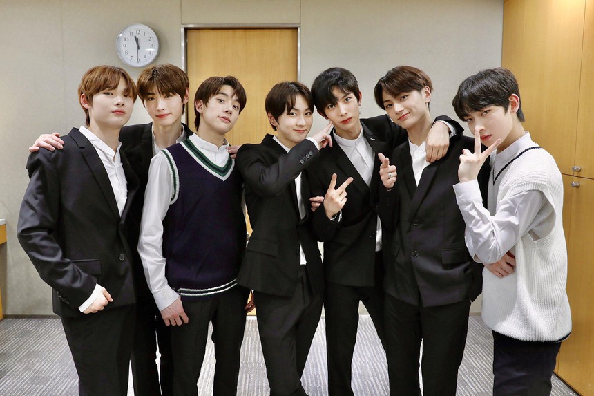 HYBE công bố lịch comeback nửa đầu năm 2023: BTS, TXT, LE SSERAFIM - Ảnh 6. HYBE công bố lịch comeback nửa đầu năm 2023: BTS, TXT, LE SSERAFIM - Ảnh 6.