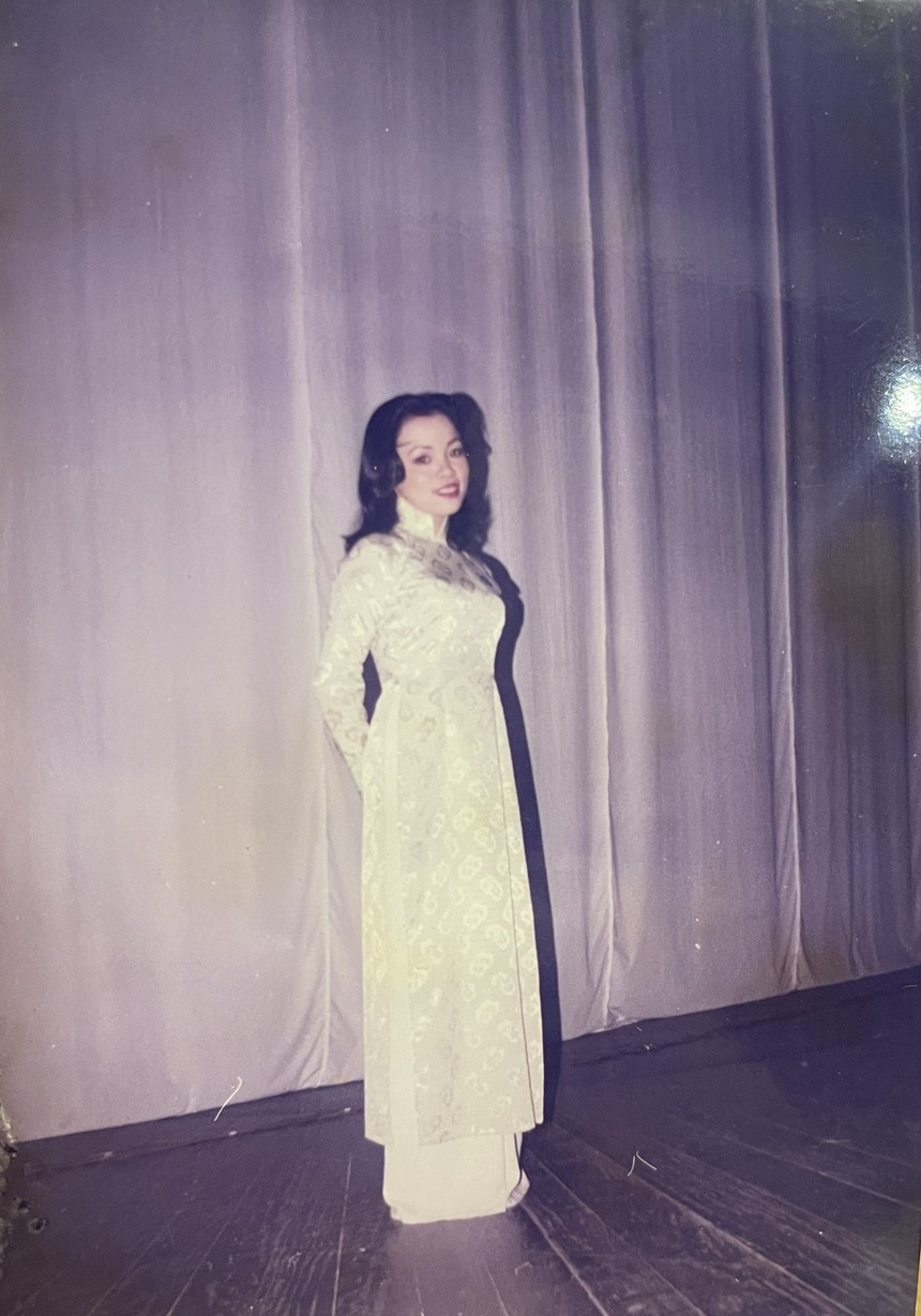 Nhan sắc NSƯT Tố Nga sau 30 năm đi hát - Ảnh 3.