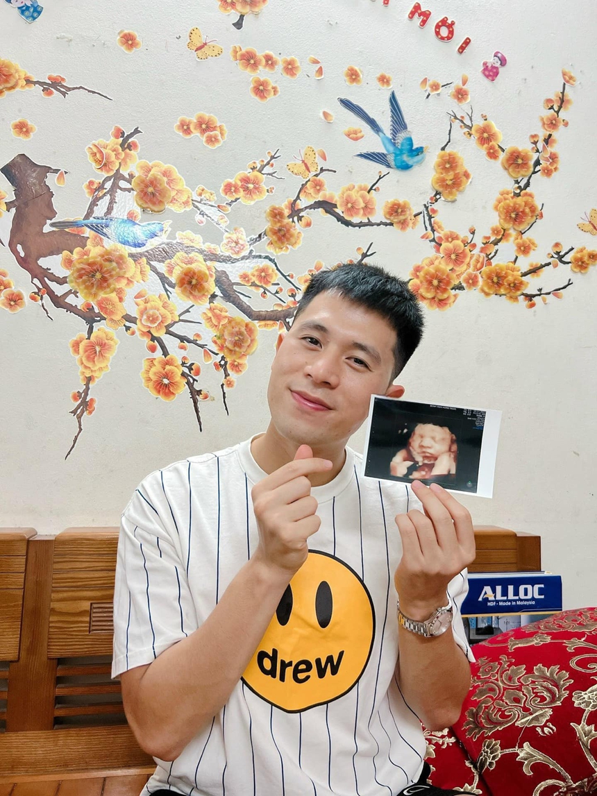 Đình Trọng thông báo chính thức lên chức bố - Ảnh 1.
