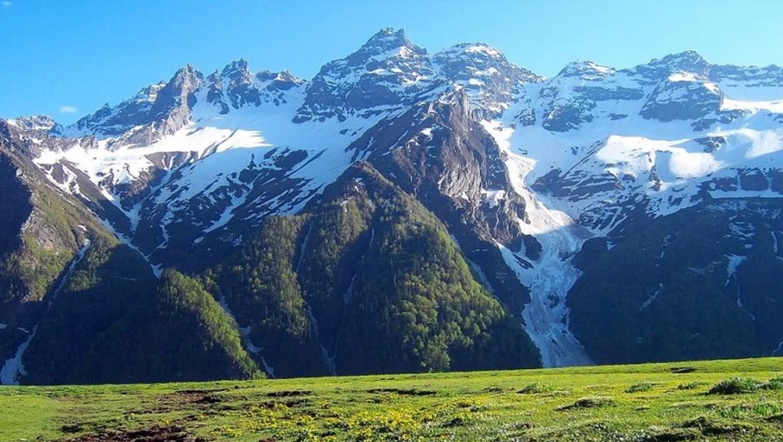 Sông băng Gangotri tan chảy ảnh hưởng đến bản sắc Hindu và đời sống người dân Ấn Độ - Ảnh 2.