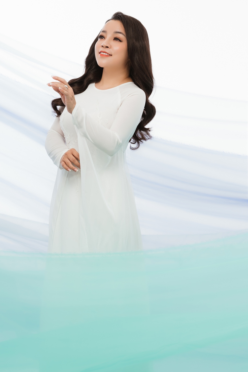 Nhan sắc NSƯT Tố Nga sau 30 năm đi hát - Ảnh 6.