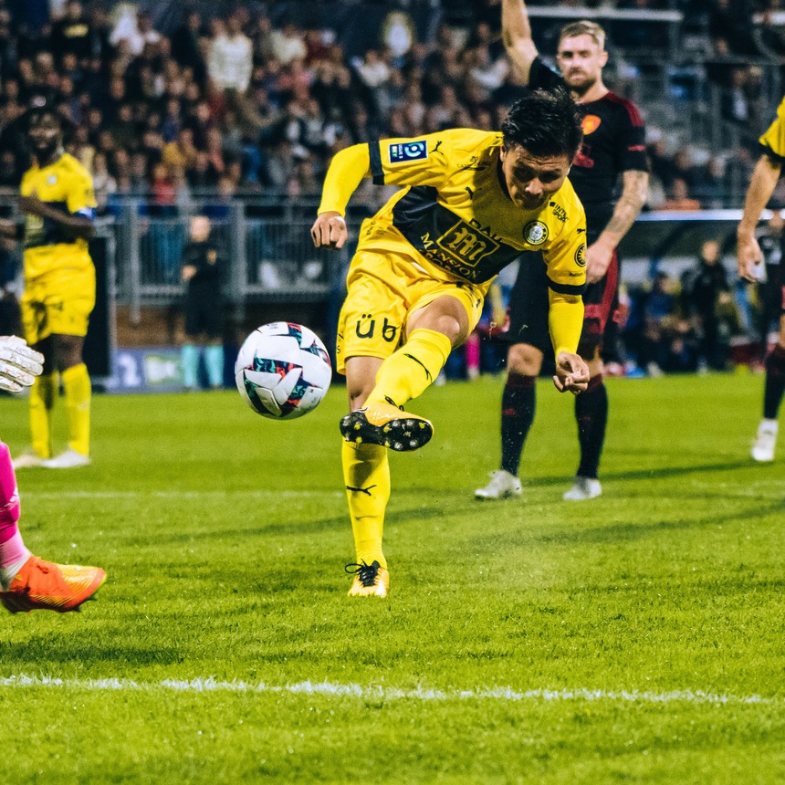 Quang Hải, Pau FC, CAHN