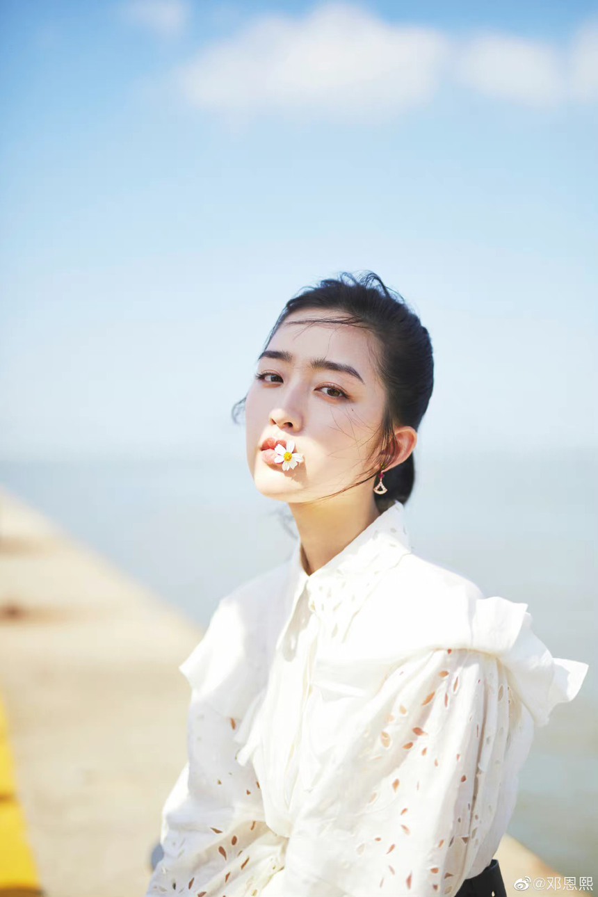 Dàn sao Hoa ngữ đổ bộ lễ khai mạc Kim Kê - Bách Hoa: Châu Đông Vũ gây sốt với thần thái chuẩn “Tam Kim Ảnh Hậu” - Ảnh 9. Dàn sao Hoa ngữ đổ bộ lễ khai mạc Kim Kê - Bách Hoa: Châu Đông Vũ gây sốt với thần thái chuẩn “Tam Kim Ảnh Hậu” - Ảnh 9.