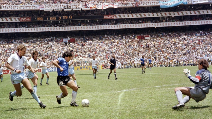 7. Pha solo ghi bàn vào lưới tuyển Anh năm 1986 của Mardona, cùng trong trận đấu mà ông thực hiện "bàn tay của Chúa"