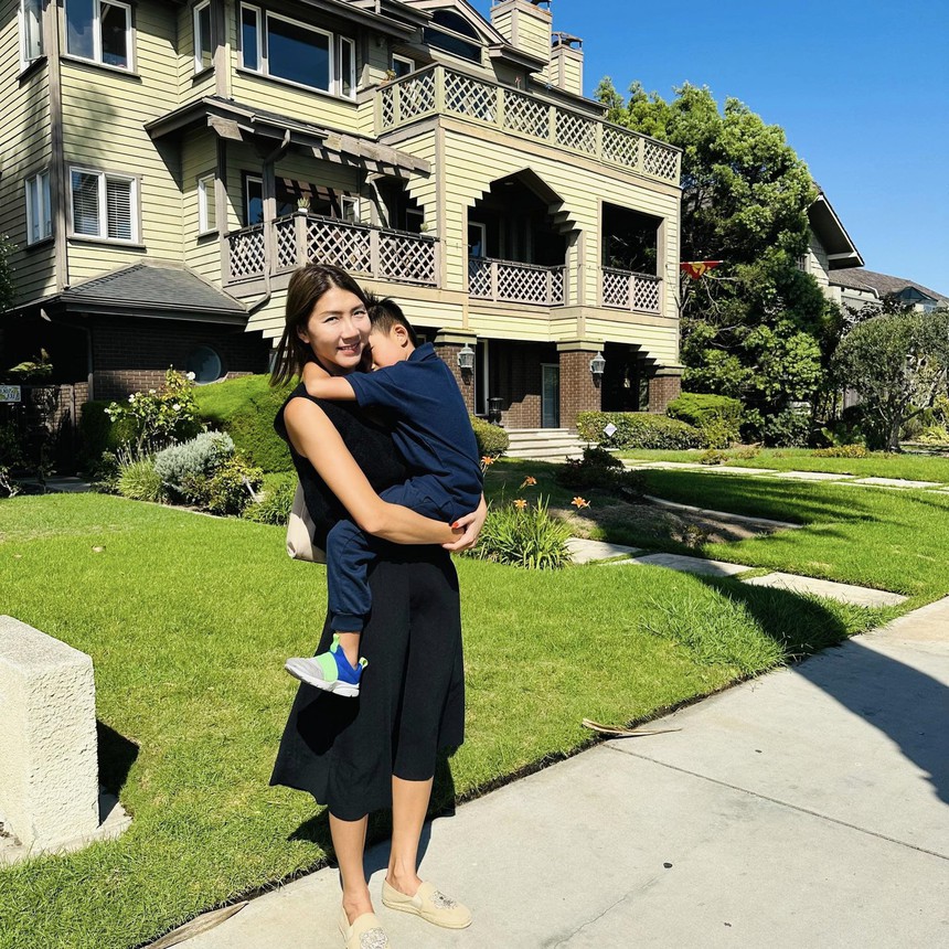 Cuộc sống ở Mỹ của nữ siêu mẫu Vbiz ly hôn chồng Việt kiều, được chu cấp 5000 đô  - Ảnh 3.