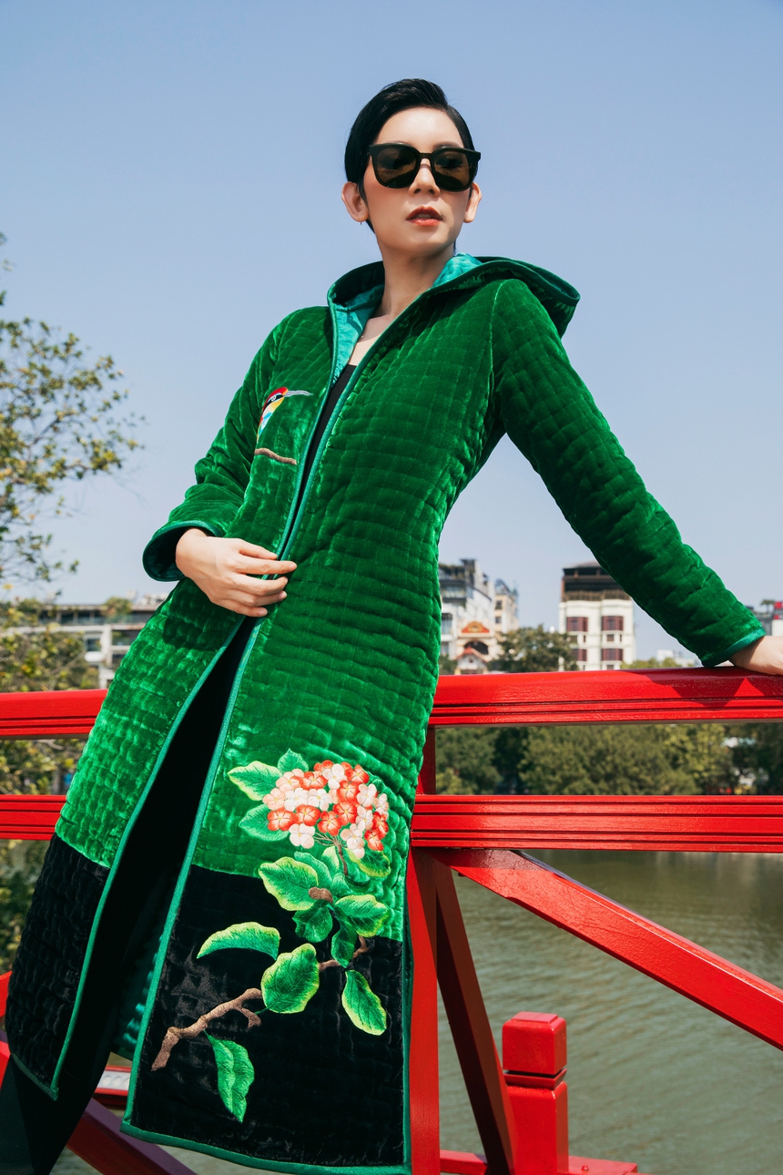 Xuân Lan cùng bé Thỏ diện áo chần bông ‘Dệt nắng đông’ của NTK Đức Hùng - Ảnh 10.