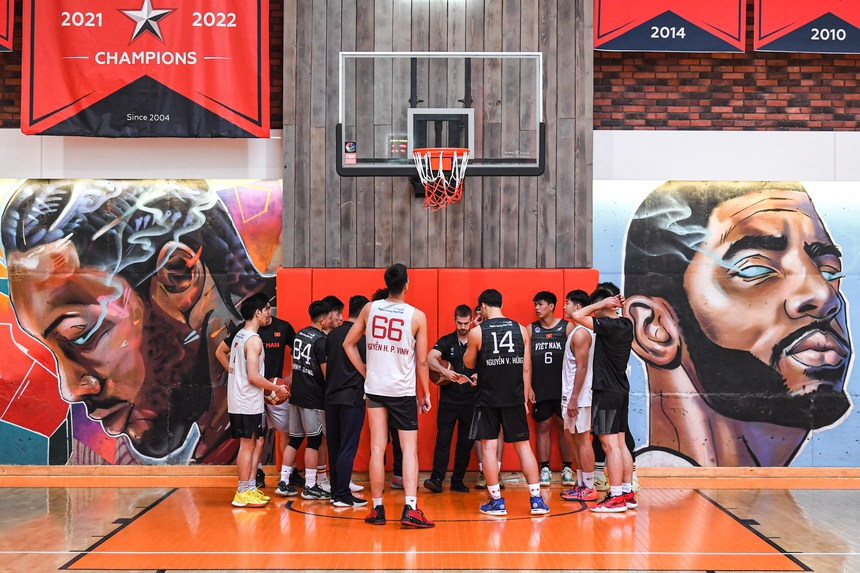 Nội binh xuất sắc nhất VBA 2019 trở lại tập luyện, háo hức chờ ngày ra quân tại FIBA Asia Cup 2025 - Ảnh 4. Nội binh xuất sắc nhất VBA 2019 trở lại tập luyện, háo hức chờ ngày ra quân tại FIBA Asia Cup 2025 - Ảnh 4.
