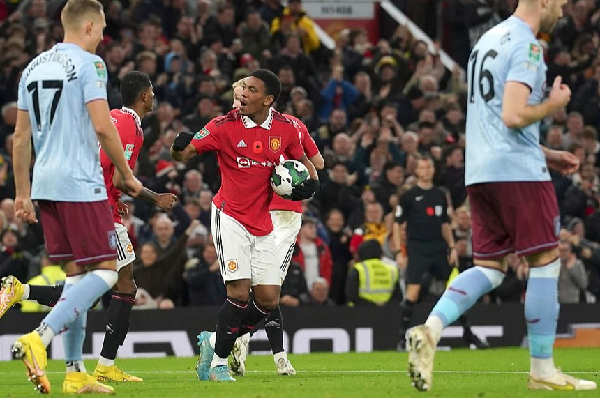 Điểm nhấn MU 4-2 Aston Villa: Bruno trở lại, song sát Rashford - Martial ghi bàn - Ảnh 1.