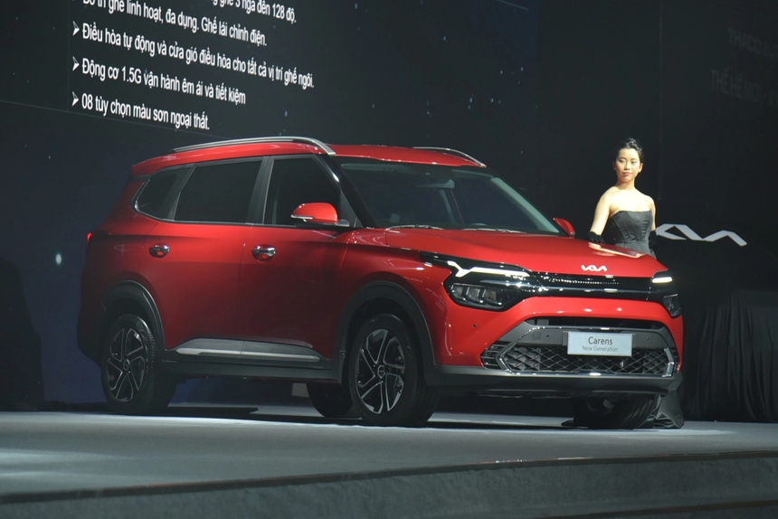 Ra mắt Kia Carens 2023 tại Việt Nam: Giá từ 619 triệu, 7 phiên bản, lột xác làm khó 'vua doanh số' Xpander - Ảnh 10.