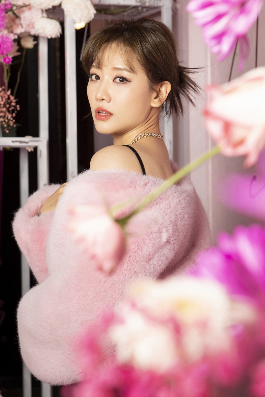 Quản lý Hari Won đính chính tình trạng hôn nhân của Trấn Thành: "Đừng ai nghi ngờ nữa, 2 vợ chồng rất quấn quýt và vui vẻ" - Ảnh 1. Quản lý Hari Won đính chính tình trạng hôn nhân của Trấn Thành: "Đừng ai nghi ngờ nữa, 2 vợ chồng rất quấn quýt và vui vẻ" - Ảnh 1.