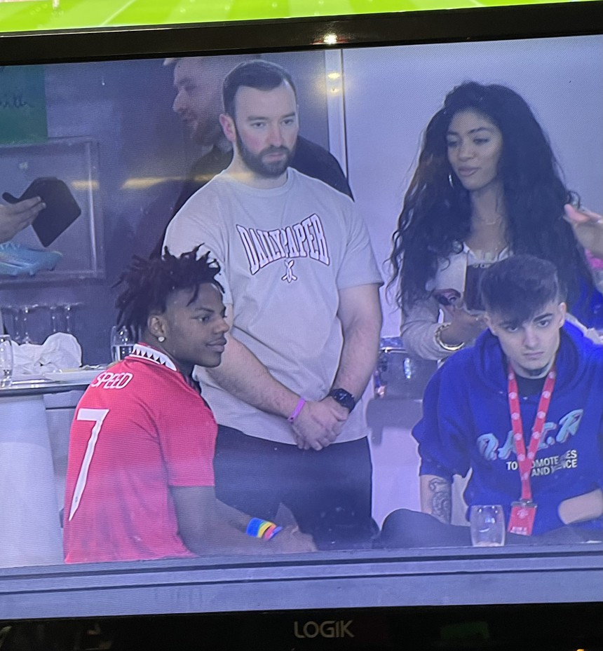 Ronaldo khiến Youtuber nổi tiếng 'than khóc' vì không thi đấu - Ảnh 2. Ronaldo khiến Youtuber nổi tiếng 'than khóc' vì không thi đấu - Ảnh 2.