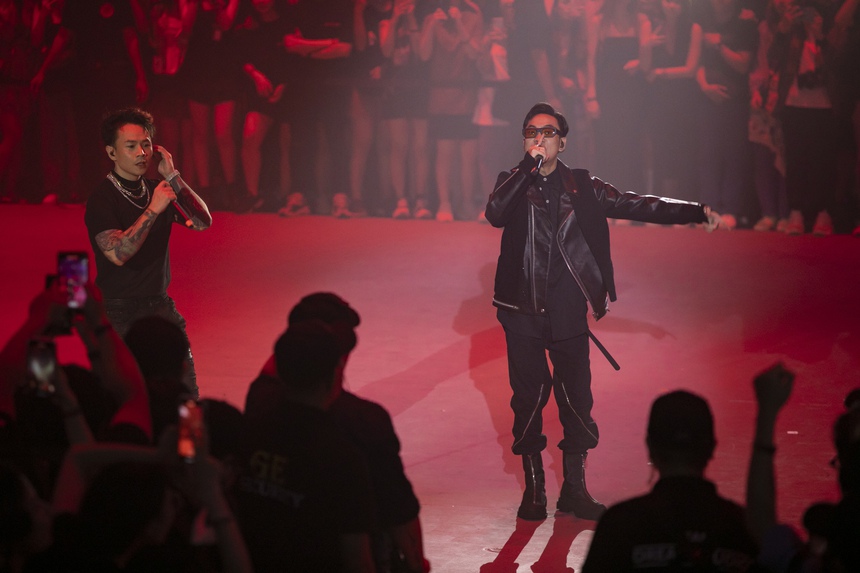 Phản ứng của 'nóc nhà' khi xem show: Châu Bùi nói 1 câu gây bất ngờ, Trâm Anh hoá fan cuồng của JustaTee - Ảnh 13. Phản ứng của 'nóc nhà' khi xem show: Châu Bùi nói 1 câu gây bất ngờ, Trâm Anh hoá fan cuồng của JustaTee - Ảnh 13.