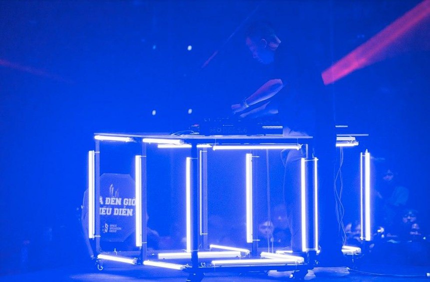 Phản ứng của 'nóc nhà' khi xem show: Châu Bùi nói 1 câu gây bất ngờ, Trâm Anh hoá fan cuồng của JustaTee - Ảnh 10. Phản ứng của 'nóc nhà' khi xem show: Châu Bùi nói 1 câu gây bất ngờ, Trâm Anh hoá fan cuồng của JustaTee - Ảnh 10.