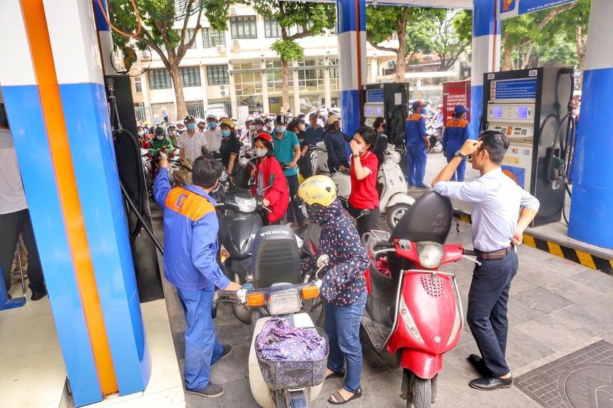Bảo đảm tuyệt đối không để thiếu hụt, đứt gãy nguồn cung xăng dầu trong mọi tình huống - Ảnh 2.