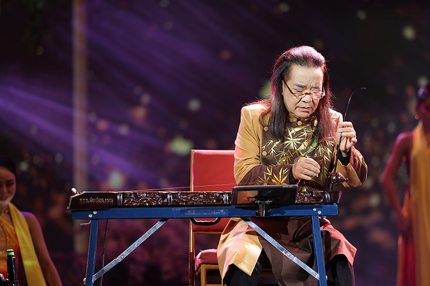 'Tết vạn lộc 2023' bi hài với chuyện 'hoa hậu 4 mùa' - Ảnh 5.