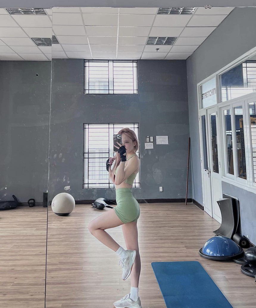 Hai 'nàng thơ' gắn với cái tên Sơn Tùng: Hải Tú vẻ ngoài gây chú ý, Thiều Bảo Trâm thì sao? - Ảnh 11.