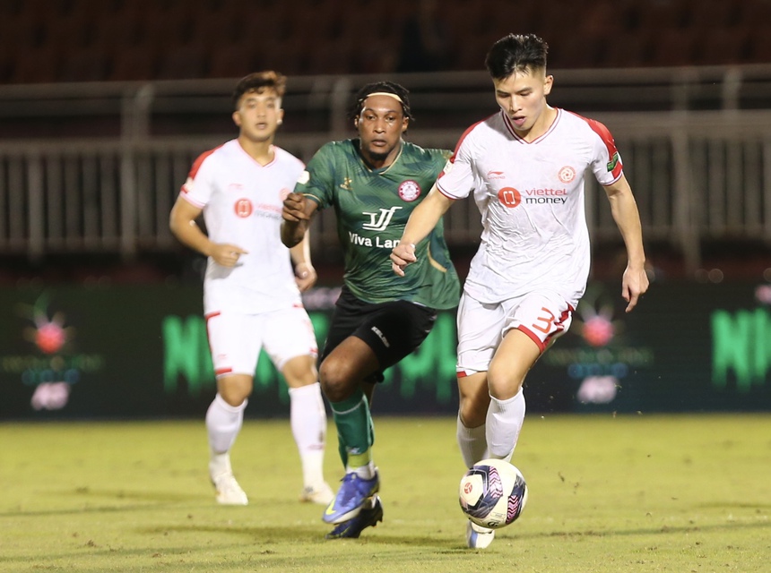 Thanh Bình thất vọng sau trận hoà của Viettel, Hoàng Đức, Tiến Dũng gay gắt với trọng tài - Ảnh 2.