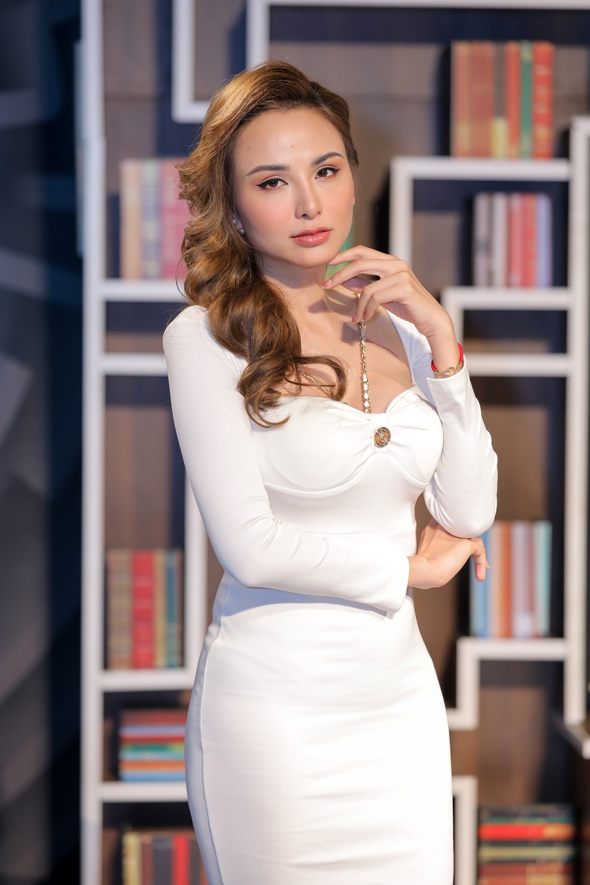 Hoa hậu Diễm Hương: "Khi hôn nhân ở bờ vực, những lời sỉ nhục như cú tát khiến tôi tỉnh lại" - Ảnh 3. Hoa hậu Diễm Hương: "Khi hôn nhân ở bờ vực, những lời sỉ nhục như cú tát khiến tôi tỉnh lại" - Ảnh 3.