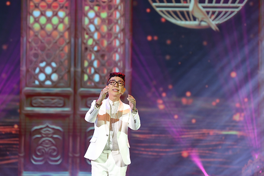 'Tết vạn lộc 2023' bi hài với chuyện 'hoa hậu 4 mùa' - Ảnh 9.