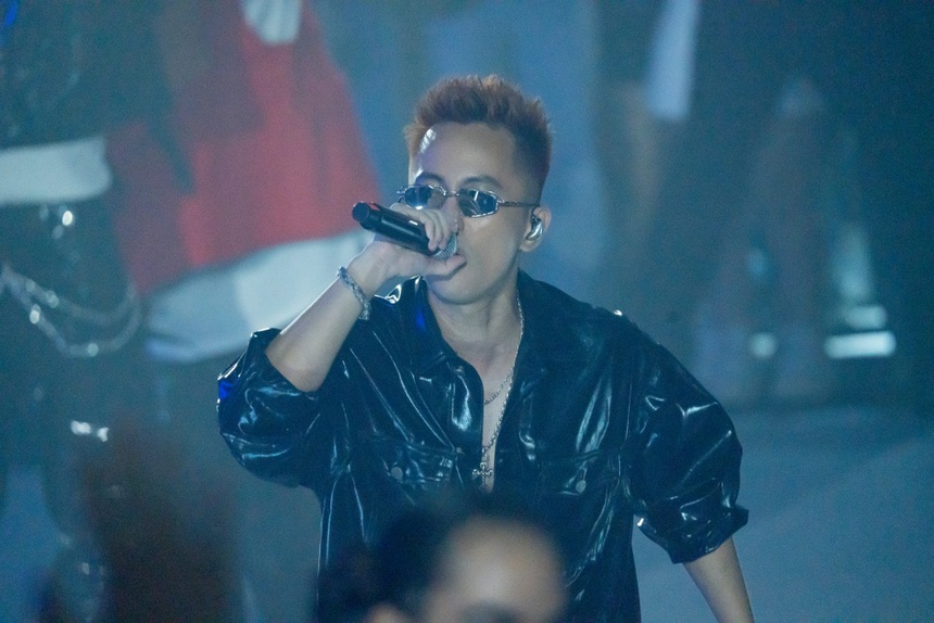 Live Concert 11 năm của SpaceSpeakers: Đỉnh cao hình ảnh - âm thanh, Soobin và Binz gây náo loạn  - Ảnh 6.